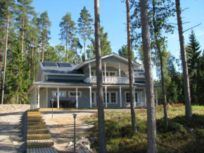 Lomapesä Cottages